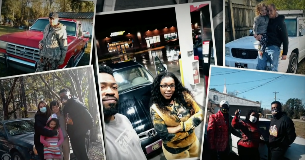 South Carolina mechanic gifts repaired cars to people in need CBS News(01)