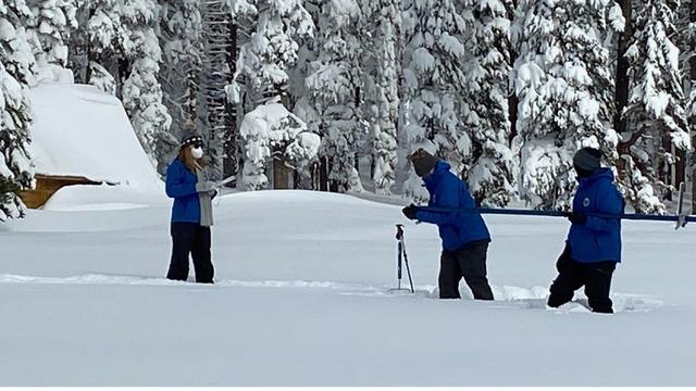 sierra_snow_survey_123021.jpg 