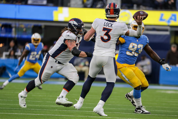 NFL: JAN 02 Broncos at Chargers 