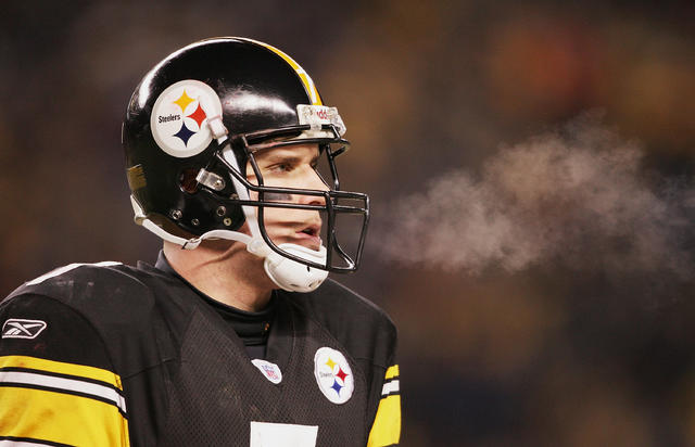 Pittsburgh Steelers quarterback Ben Roethlisberger holds the hand of  Pittsburgh Steelers Head Coach Mike Tomlin as they watch the final seconds  of the game on February 1. 2009. Roethlisberger tossed a game-winning