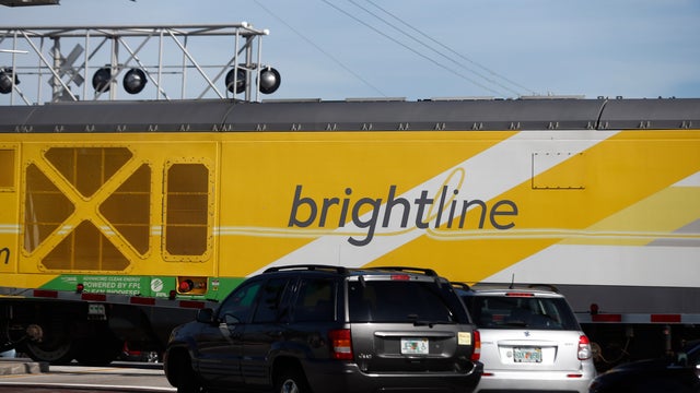 AP22004644383941_brightline-train.jpg 