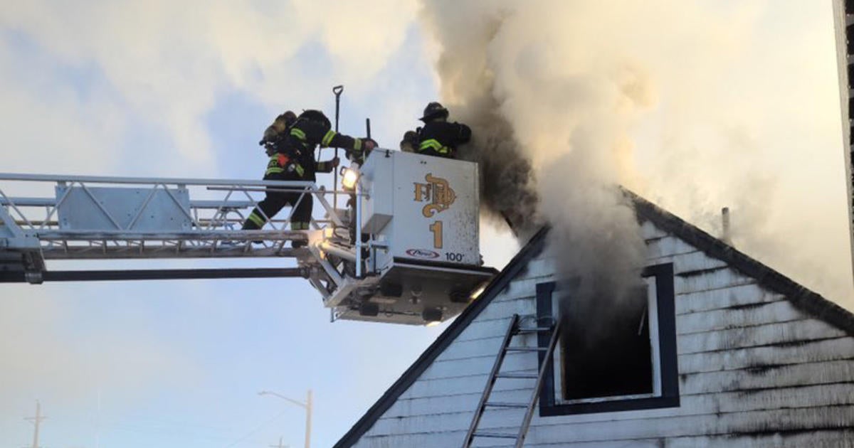 Denver Firefighters Face Flashover At House Fire - CBS Colorado