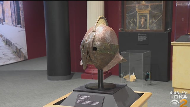 pompeii-gladiator-helmet.jpg 