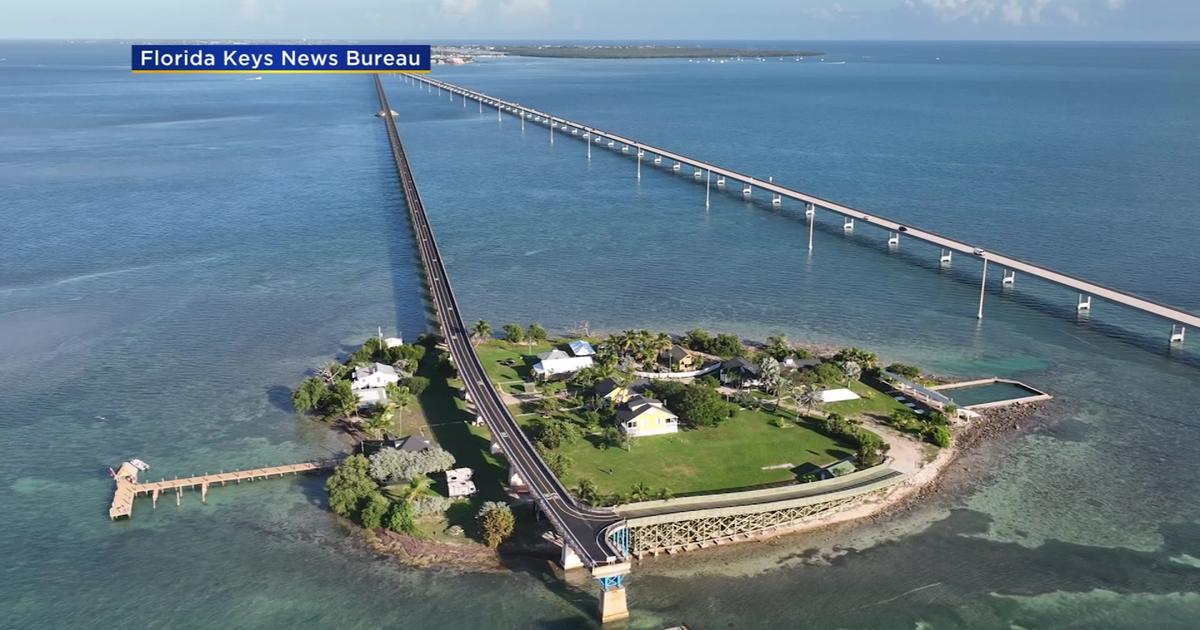 florida-keys-old-seven-mile-bridge-reopens-to-walkers-runners