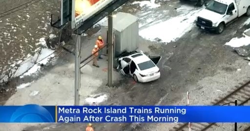 Metra Train Strikes Vehicle In Morgan Park Near 112th Street - CBS Chicago