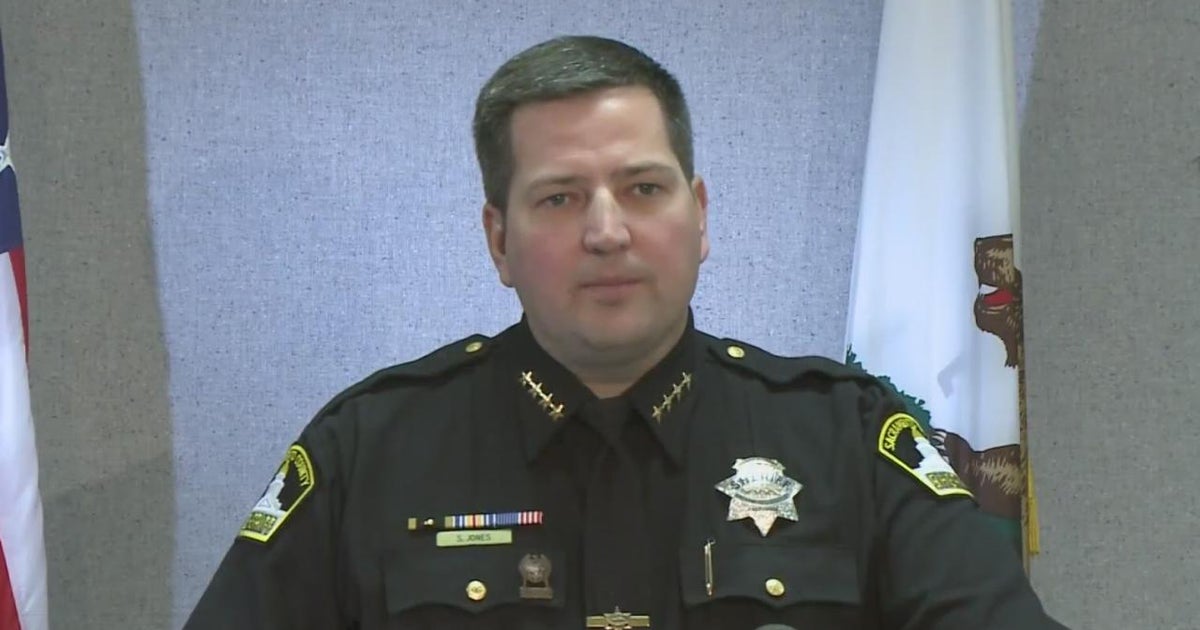 Sacramento sheriff settles suit over immigrant transfers