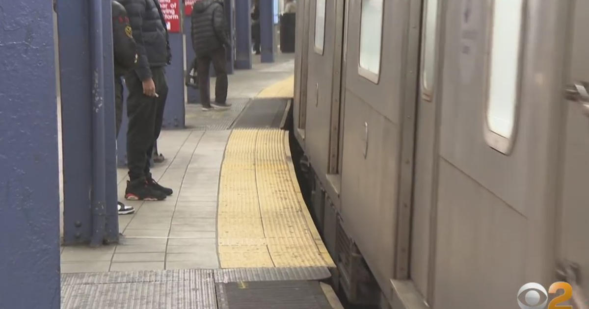 Mta Pushes Back Against Installing Doors On Subway Platforms Says Systems Age Makes It 4605