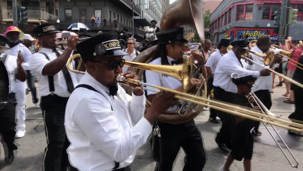 new-orleans-funeral-march-second-line.jpg 