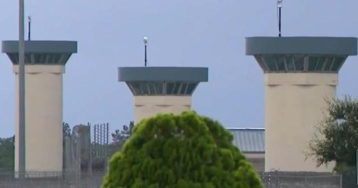 Federal Prisons Placed On Nationwide Lockdown After Deadly Fight Cbs News