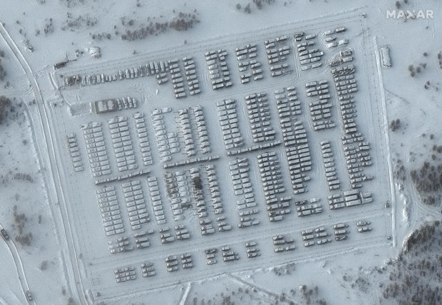 23-closer-view-of-battle-groups-vehicle-park-yelnya-russia-19jan2022-wv3.jpg 