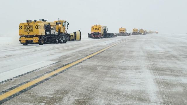 DFW-Airport-runway.jpg 