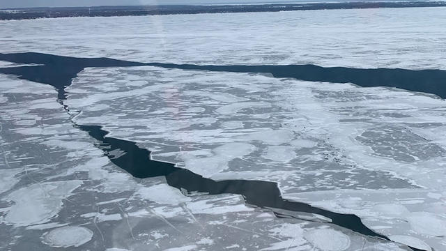 lake-erie-ice-floe.jpg 