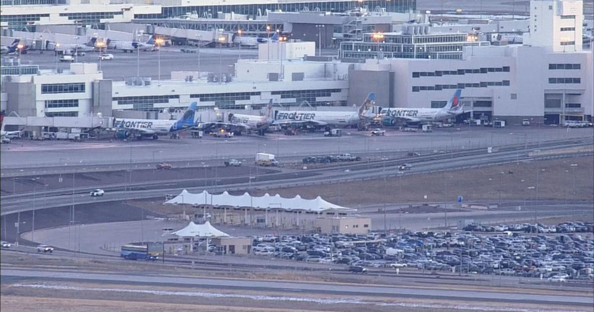 Denver Approves Resolution To Allow Frontier More Gates At DIA - CBS ...