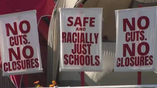Oakland-school-closure-protest.jpg 