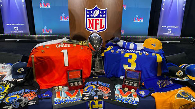 counterfeit-super-bowl-gear-HSI.jpg 