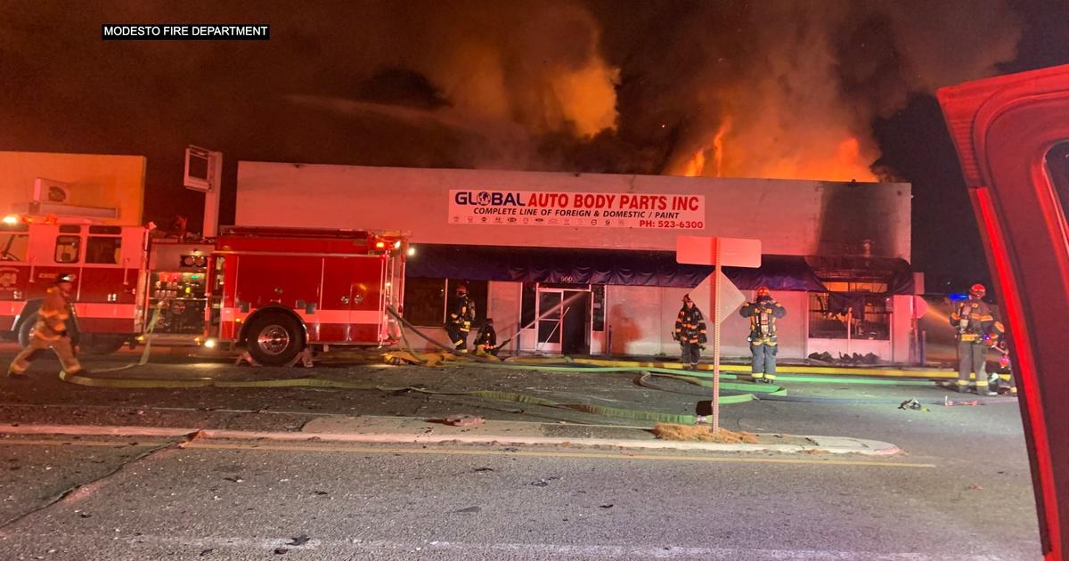 Crews Battle 3 Alarm Fire At South Modesto Auto Shop Cbs Sacramento 1178