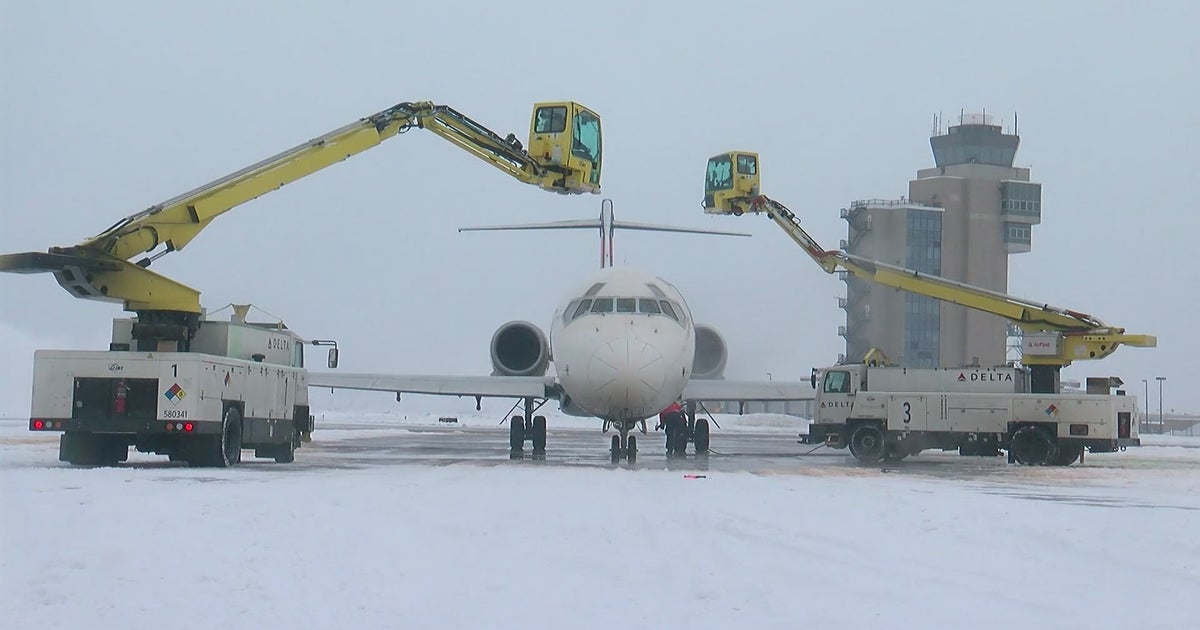 How Does Plane DeIcing Work? CBS Minnesota