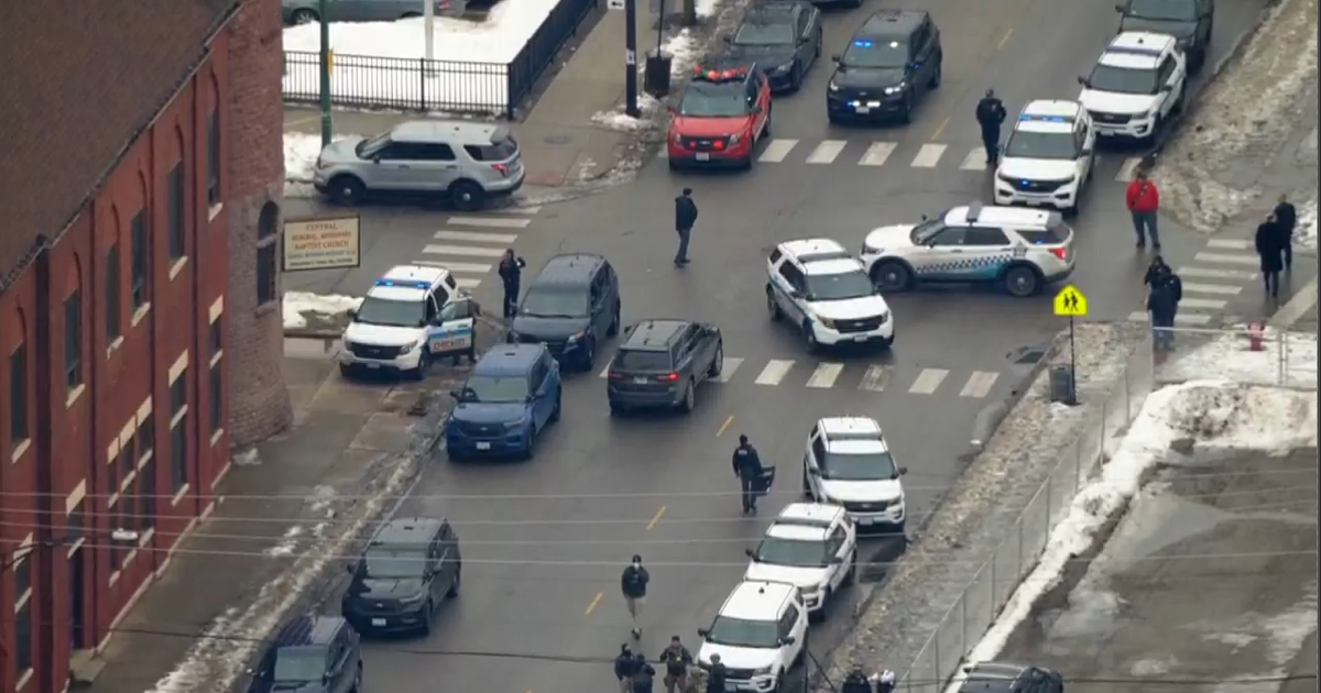 Police Standoff Ends In East Garfield Park; No One In Custody After