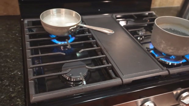 GAS STOVE DANGER 63PKG.transfer_frame_2496