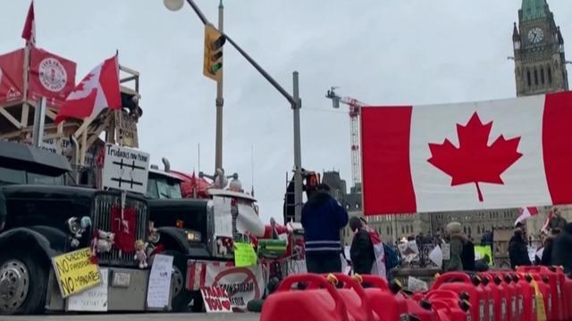cbsn-fusion-canadian-police-remove-protestors-from-border-crossing-thumbnail-894977-640x360.jpg 