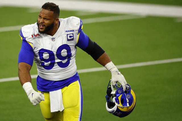 Aaron Donald of the Los Angeles Rams sacks Joe Burrow of the News Photo  - Getty Images