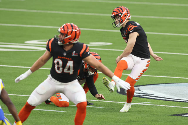 Germaine Pratt of the Cincinnati Bengals walks to the sidelines News  Photo - Getty Images