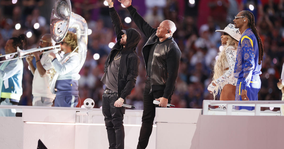 Super Bowl 2022 Halftime show: See Dr. Dre, Snoop Dogg, Eminem lead a west  coast hip-hop performance 