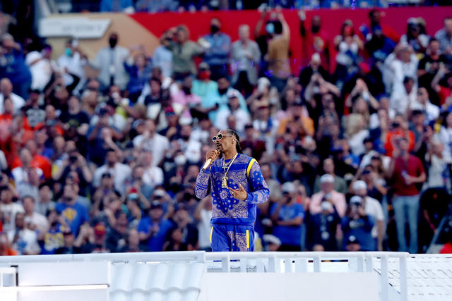 Super Bowl LVI Halftime Show Recap: Dr. Dre, Snoop Dogg, Mary J. Blige,  Eminem, Kendrick Lamar & More Blow The Roof Off SoFi Stadium
