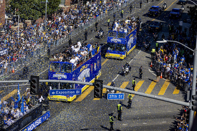 Rams fans cheer Super Bowl champs at L.A. victory parade