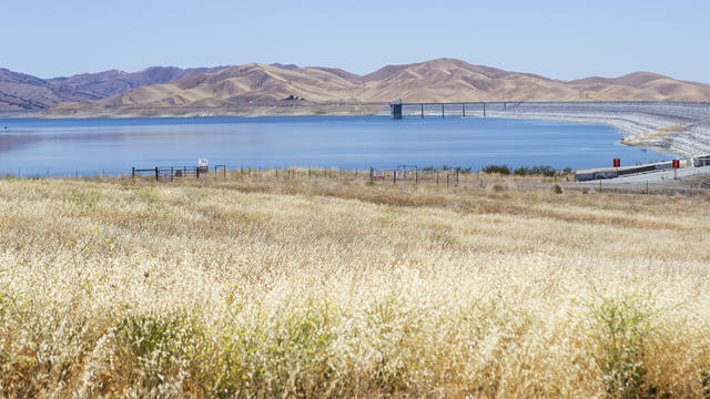 San-Luis-Reservoir.jpg 