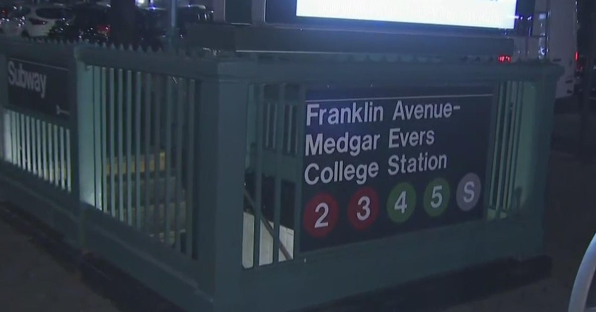 Man slashed at Brooklyn subway station - CBS New York