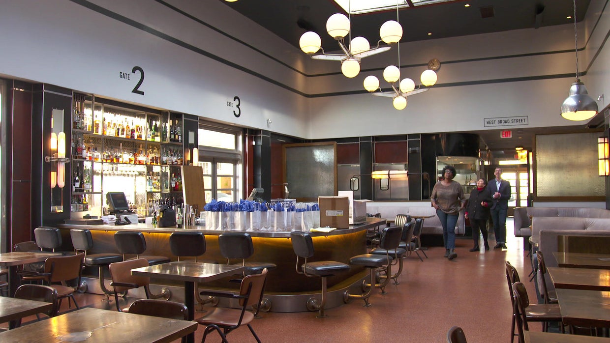 Savannah restaurant serves up common ground on race CBS News