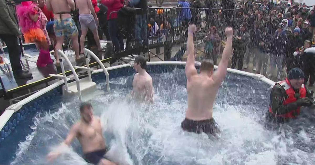 'Freezing For A Reason' Hundreds Take The Polar Plunge On The North