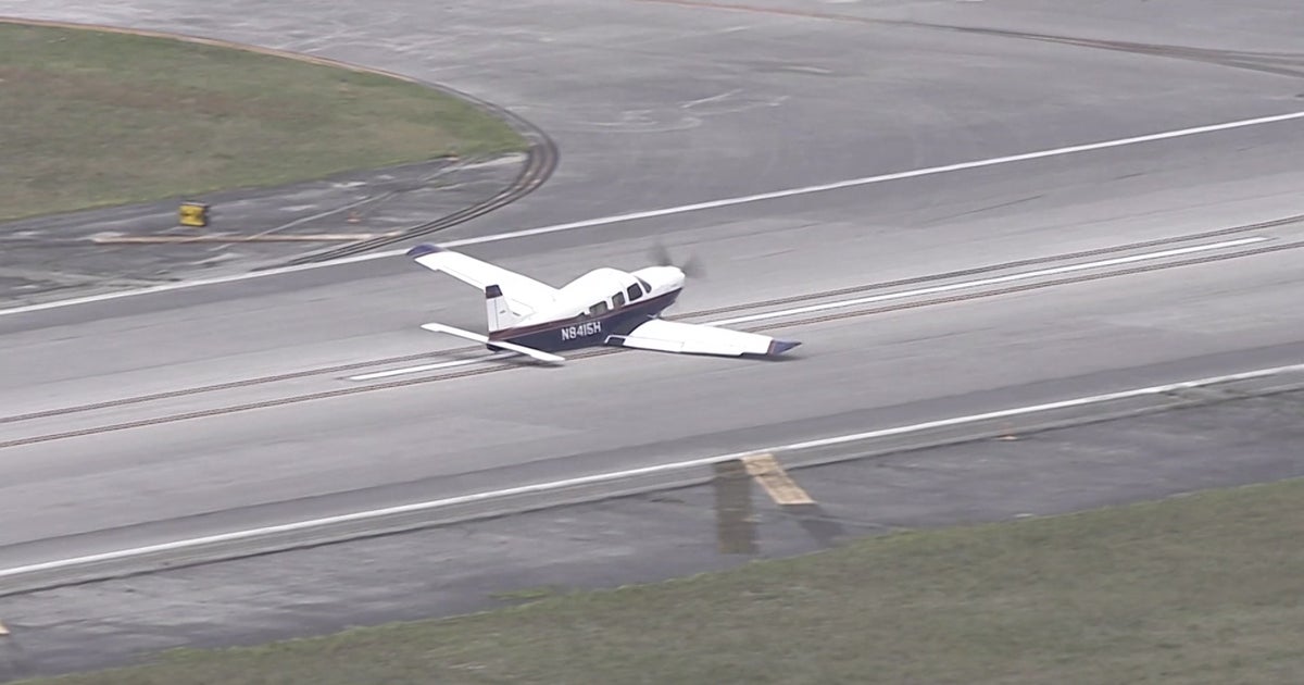 Emergency Landing At Fort Lauderdale Executive Airport - CBS Miami