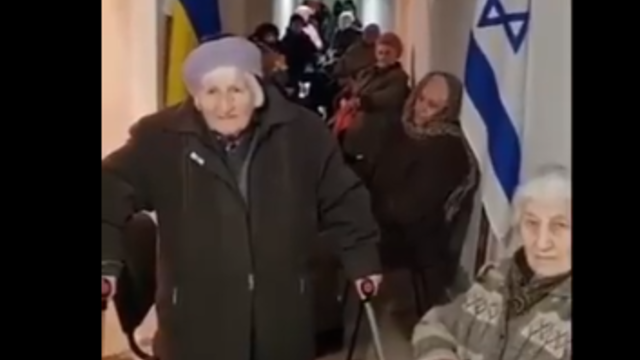 video-purports-to-show-holacaust-survivors-cursing-putin-from-bomb-shelter-in-kyiv-after-russian-invasion-of-ukraine.png 
