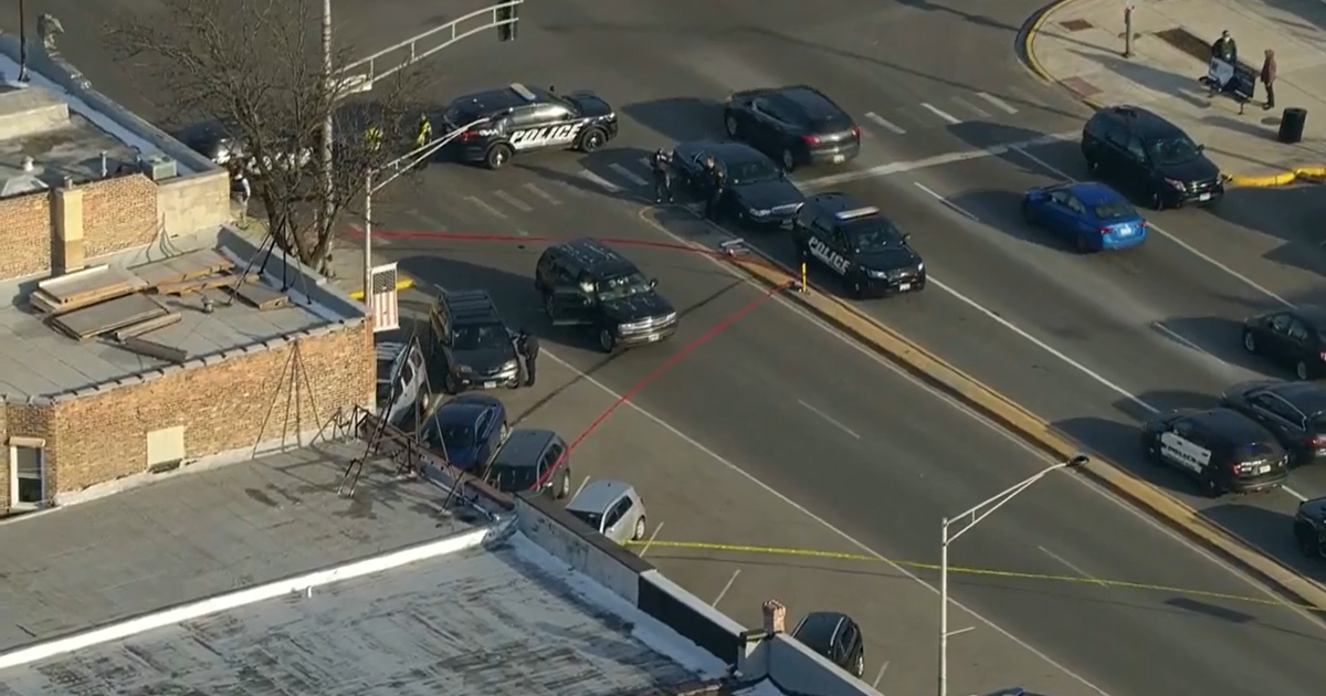 Man shot, wounded in car at red light in Cicero CBS Chicago