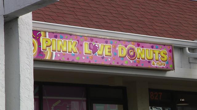 pink-love-donuts-lisa.jpg 