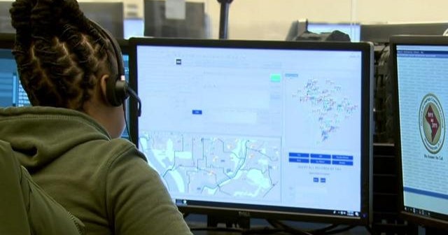 Program sends mental health experts to some 911 calls - CBS News
