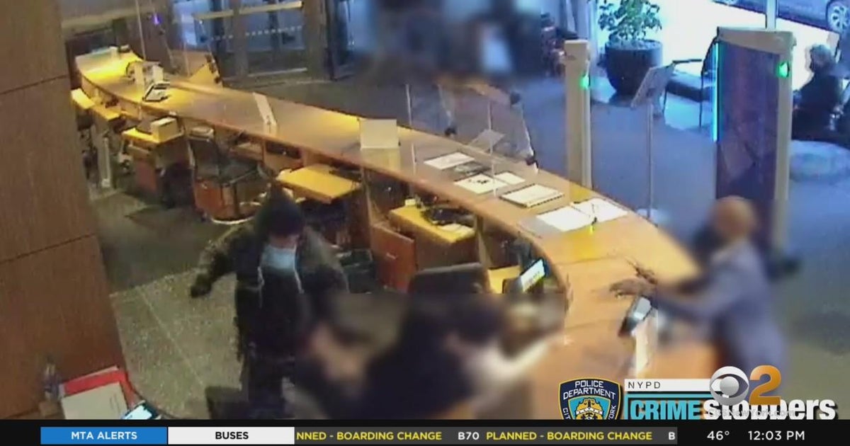 Cops eye social media posts in search for MoMA stabbing suspect - CBS ...