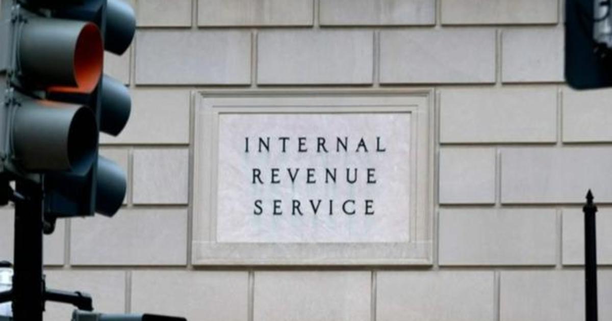 IRS съобщи в петък, че засилва репресиите срещу богатите данъкоплатци,