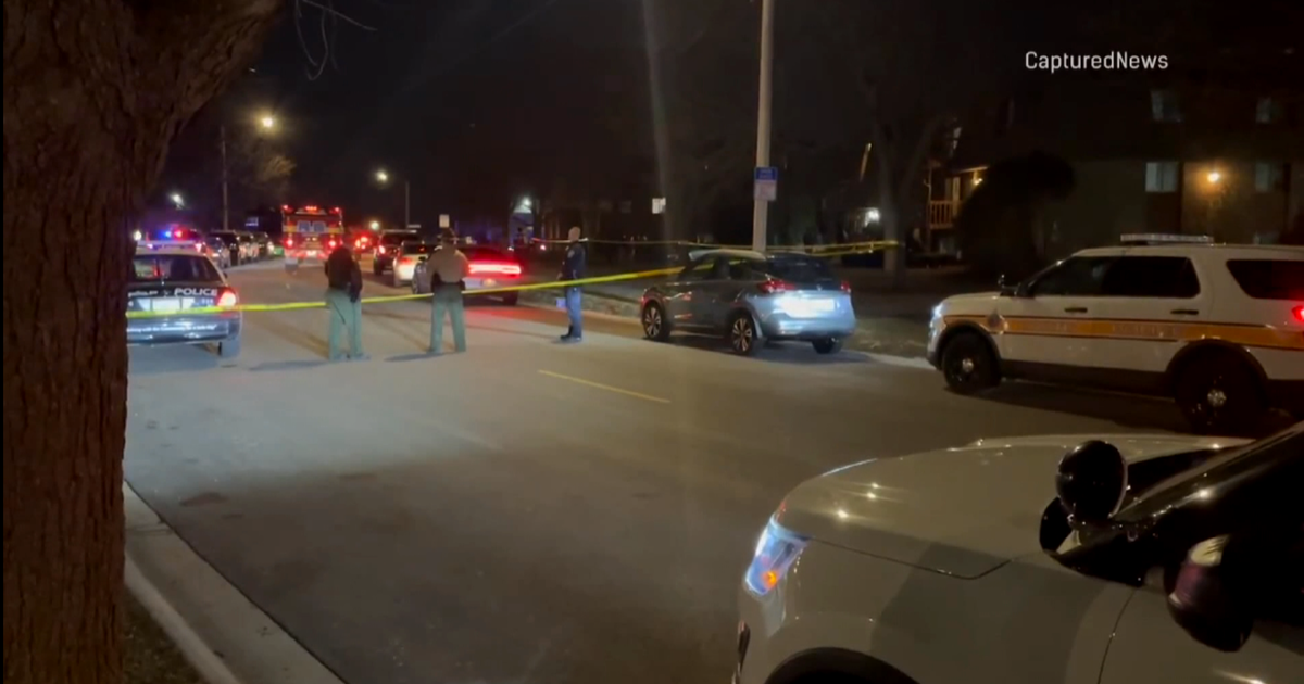 Police officer stabbed, suspect shot and killed in Crest Hill - CBS Chicago