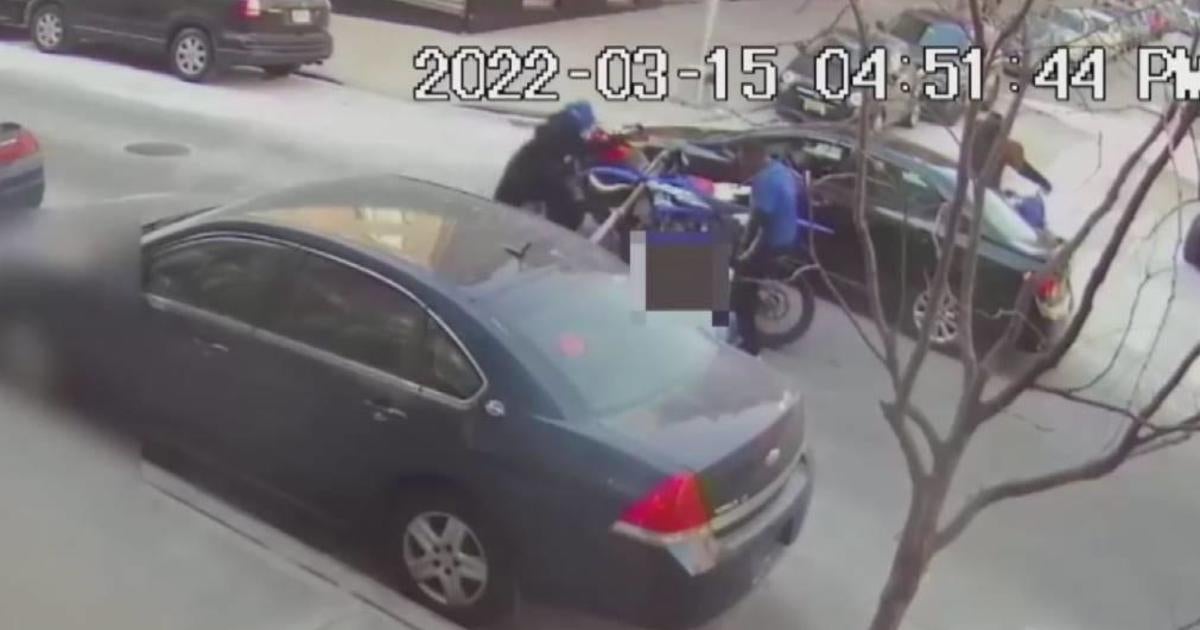 Nypd Driver Pulled From Car Kicked And Robbed By Motorcyclists In Possible Road Rage Incident 4316