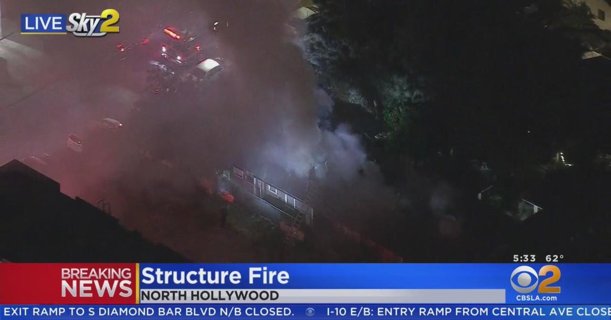 Fire Breaks Out At North Hollywood Home - CBS Los Angeles