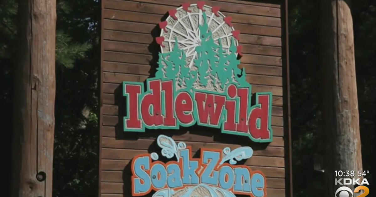 2 Idlewild employees injured after car crashes into ticket booth