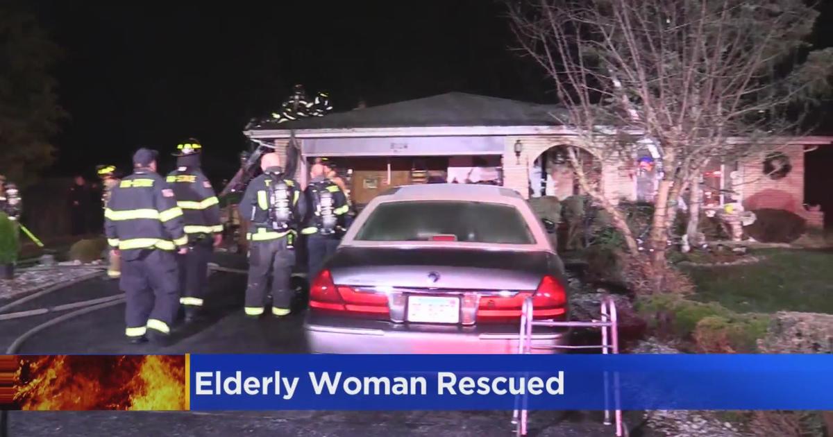 Elderly Woman Rescued From Willow Springs House Fire - CBS Chicago