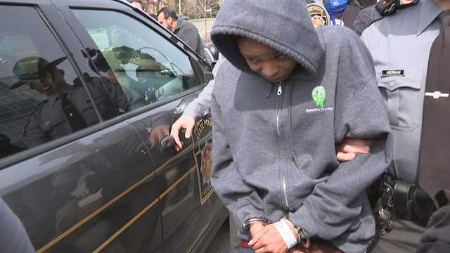 TROOPERS-SUSPECT-RAW-PERP-WALK-CAMERA-2-03.22.22-concatenated-154102_frame_1210.png 
