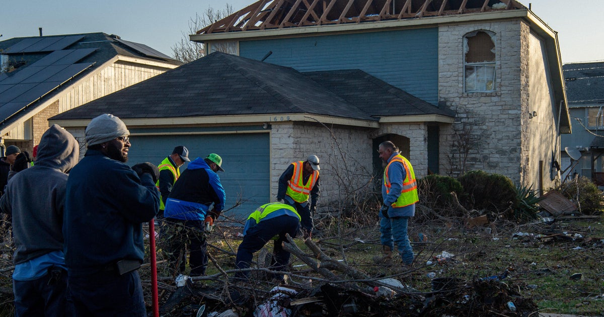 At least 1 killed after large tornado moves through New Orleans as ...