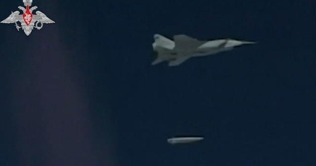 Russia claims it used hypersonic missiles to attack Ukraine - CBS News