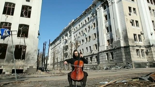 cbsn-fusion-ukrainian-cellist-performs-in-front-of-bombed-building-thumbnail-934037-640x360.jpg 