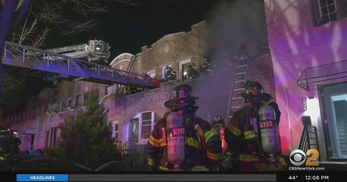 Brooklyn man rushed to hospital after house fire - CBS New York